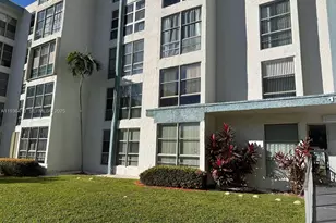 17560 Atlantic Blvd, Sunny Isles Beach, FL 33160 - Photo 2