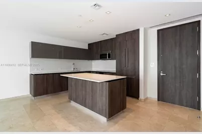 68 SE 6th St #2010, Miami, FL 33131 - Photo 12