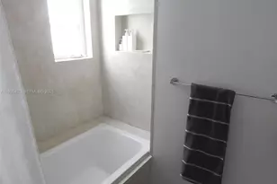 831 10th St, Miami Beach, FL 33139 - Photo 18