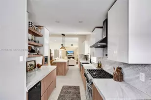 2570 NE 201st St, Miami, FL 33180 - Photo 28