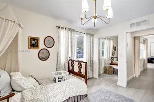 2570 NE 201st St, Miami, FL 33180 - Photo 34