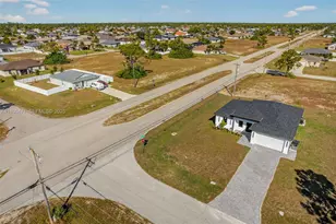 2325 NW 25th Ln, Cape Coral, FL 33993 - Photo 30