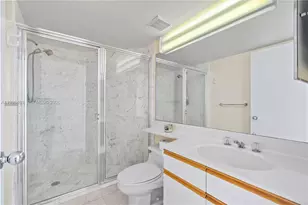 19195 NE 36th Ct, Aventura, FL 33180 - Photo 24