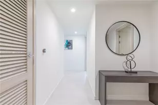 1000 Brickell Plaza, Miami, FL 33131 - Photo 10