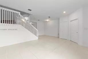 2668 SE 19th St, Homestead, FL 33035 - Photo 10