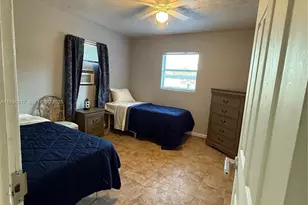 911 18th N St, Fort Pierce, FL 34950 - Photo 2
