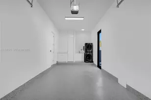 13200 N Bayshore Dr, North Miami, FL 33181 - Photo 30