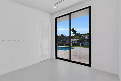 13200 N Bayshore Dr, North Miami, FL 33181 - Photo 30
