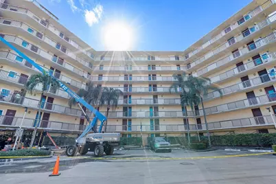 3101 N Country Club Dr #504, Aventura, FL 33180 - Photo 2