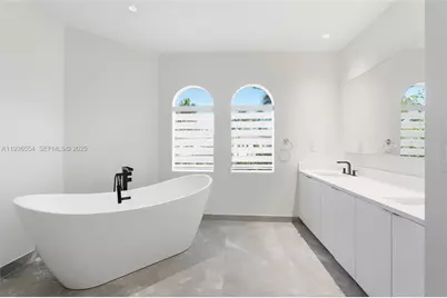 3135 NE 211 St, Aventura, FL 33180 - Photo 22