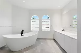 3135 NE 211th St, Aventura, FL 33180 - Photo 22