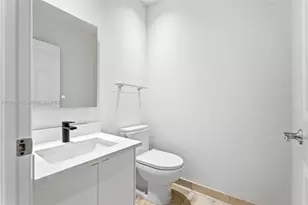 3135 NE 211th St, Aventura, FL 33180 - Photo 14