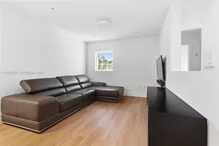 3135 NE 211th St, Aventura, FL 33180 - Photo 18