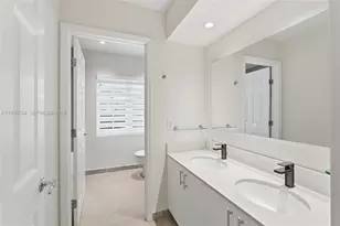 3135 NE 211th St, Aventura, FL 33180 - Photo 28