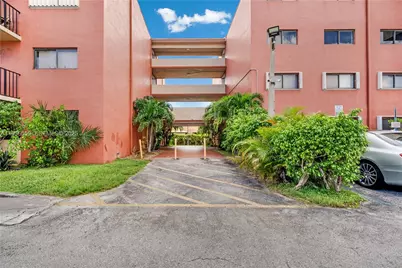 8095 NW 8th St #412, Miami, FL 33126 - Photo 2