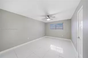 8095 NW 8th St, Miami, FL 33126 - Photo 10