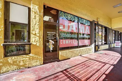 Restaurant/Cafeteria For Sale in The Heart Of Fontainebleau Blvd, Miami, FL 33172 - Photo 1