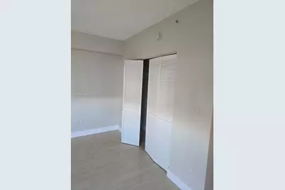 325 S Biscayne Blvd #3221, Miami, FL 33131 - Photo 12
