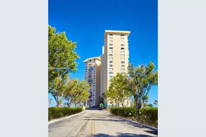 11111 Biscayne Blvd #18E, Miami, FL 33181 - Photo 1