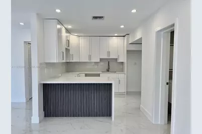 542 E 20th St, Hialeah, FL 33013 - Photo 14