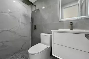 542 E 20th St, Hialeah, FL 33013 - Photo 26