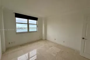 770 Claughton Island Dr, Miami, FL 33131 - Photo 10