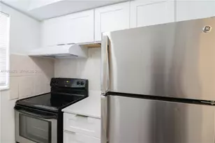 712 NE 8th St, Hallandale Beach, FL 33009 - Photo 8