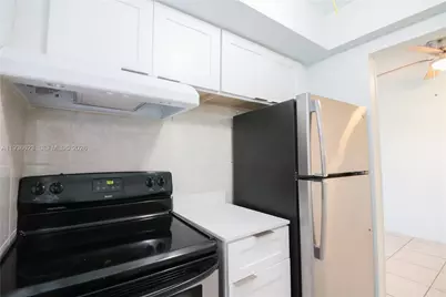 712 NE 8th St #102, Hallandale Beach, FL 33009 - Photo 10
