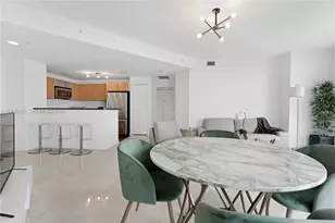 300 S Biscayne Blvd, Miami, FL 33131 - Photo 2