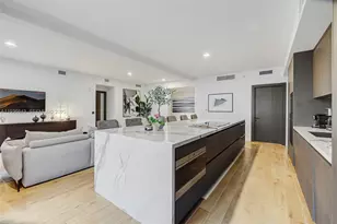 398 NE 5th St, Miami, FL 33132 - Photo 10