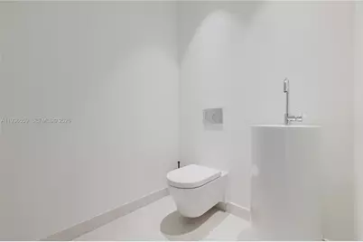 1000 Biscayne Blvd #3802, Miami, FL 33132 - Photo 14