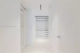 1000 Biscayne Blvd, Miami, FL 33132 - Photo 10