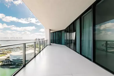 1000 Biscayne Blvd #3802, Miami, FL 33132 - Photo 22