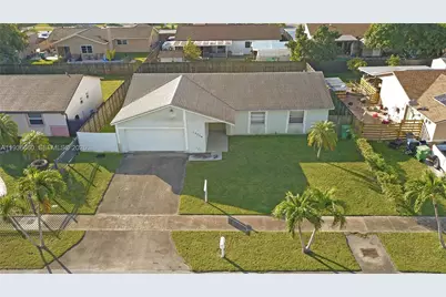 13254 SW 255th Ter, Homestead, FL 33032 - Photo 2