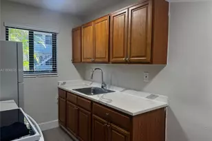 1310 W 29th St, Hialeah, FL 33012 - Photo 6