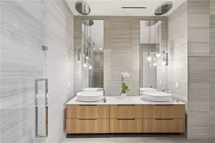 4701 N Meridian Ave, Miami Beach, FL 33140 - Photo 32