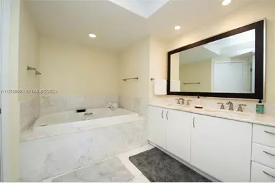 1331 Brickell Bay Dr #903, Miami, FL 33131 - Photo 24