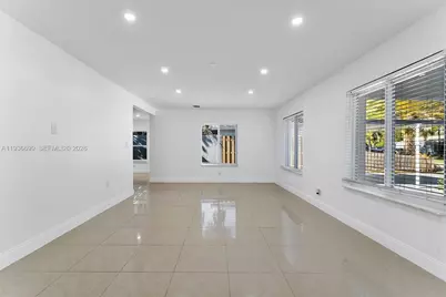 300 SW 11th Ct, Fort Lauderdale, FL 33315 - Photo 14