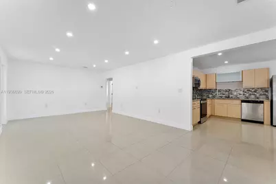 300 SW 11th Ct, Fort Lauderdale, FL 33315 - Photo 8