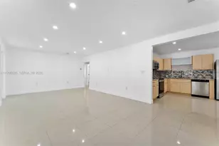 300 SW 11th Ct, Fort Lauderdale, FL 33315 - Photo 8