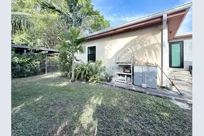 3630 NW 4th Ter, Miami, FL 33125 - Photo 18