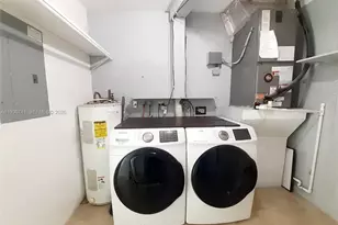 2109 N Park Rd, Hollywood, FL 33021 - Photo 20