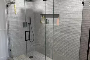 1000 W Island Blvd, Aventura, FL 33160 - Photo 10