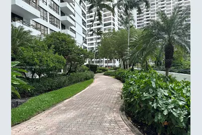 600 Three Islands Blvd #1402, Hallandale Beach, FL 33009 - Photo 8