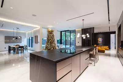 10540 NW 67th Ter, Doral, FL 33178 - Photo 4