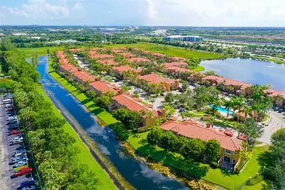 819 SW 143rd Ave #1804, Pembroke Pines, FL 33027 - Photo 4