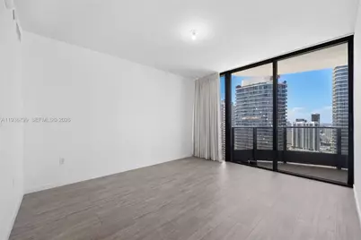 1000 Brickell Plz #4212, Miami, FL 33131 - Photo 8