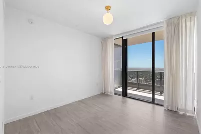 1000 Brickell Plz #4212, Miami, FL 33131 - Photo 14