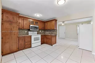 5010 NW 51st St, Tamarac, FL 33319 - Photo 10