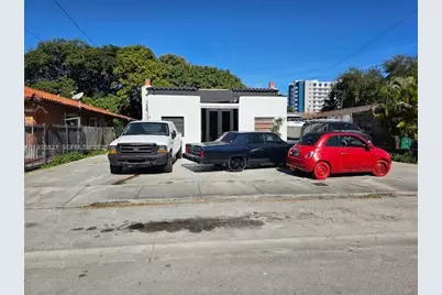 1829 NW 5th St, Miami, FL 33125 - Photo 2